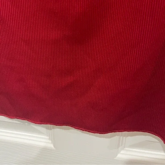 Red Ribbed Cropped Tank - Picture 4 of 6